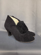 Load image into Gallery viewer, 1940s Black Suede and Astrakhan Boots