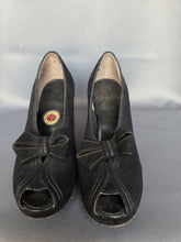 Load image into Gallery viewer, 1940s Black Suede American Red Cross Made Shoes