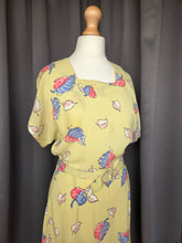 Load image into Gallery viewer, 1940s Acid Yellow, Black, White, Beige, Pink and Blue Novelty Print Leaf Dress