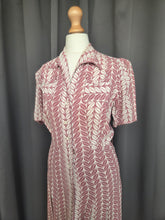 Load image into Gallery viewer, 1940s Dusky Pink and White Leaf Print Dress