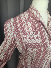 Load image into Gallery viewer, 1940s Dusky Pink and White Leaf Print Dress