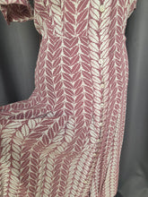 Load image into Gallery viewer, 1940s Dusky Pink and White Leaf Print Dress