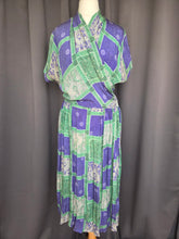 Load image into Gallery viewer, 1940s Blue/Purple and Green Tile Print Silk Dress