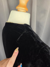 Load image into Gallery viewer, 1930s Black Soft Velvet Fit and Flare Coat