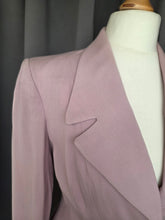 Load image into Gallery viewer, 1940s Rare Lilac/Dusky Pink Button Detail Suit