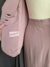 Load image into Gallery viewer, 1940s Rare Lilac/Dusky Pink Button Detail Suit