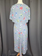 Load image into Gallery viewer, 1940s Pale Grey Multicoloured Flower Dress