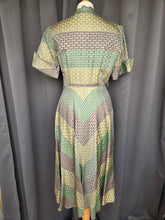 Load image into Gallery viewer, Late 1940s Green, Gold and Taupe Dress