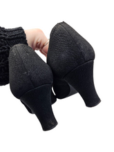 Load image into Gallery viewer, 1920s Black Fabric Shoes With Rhinestone Button