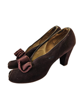 Load image into Gallery viewer, 1940s Brown Suede Bow Peep Toe Shoes