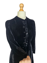 Load image into Gallery viewer, 1930s Black Soft Velvet Fit and Flare Coat