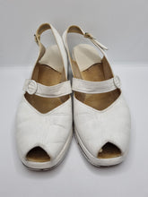 Load image into Gallery viewer, 1940s White Leather Slingback Sandal Shoes
