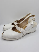 Load image into Gallery viewer, 1940s White Leather Slingback Sandal Shoes
