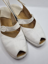 Load image into Gallery viewer, 1940s White Leather Slingback Sandal Shoes
