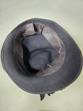 Load image into Gallery viewer, 1940s Navy Blue Felt Tilt Hat With Flower Band
