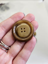 Load image into Gallery viewer, 1940s Taupe Brown Marbled Buttons
