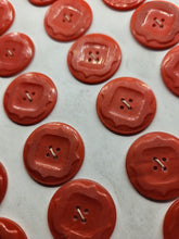 Load image into Gallery viewer, 1940s Deadstock Carded Red Buttons
