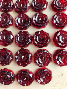 1940s Deadstock Carded Burgundy Flower Buttons