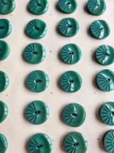 Load image into Gallery viewer, 1940s Deadstock Carded Green Buttons
