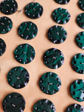 Load image into Gallery viewer, 1940s Dark Green Marbled Carded Buttons
