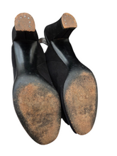 Load image into Gallery viewer, 1940s Black Suede Flower Slingback Shoes
