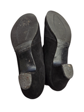 Load image into Gallery viewer, 1940s Black Fur and Suede Fur Lined Boots
