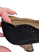 Load image into Gallery viewer, 1940s Black Suede and Brown Snakeskin Platform Court Shoes
