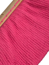Load image into Gallery viewer, 1940s Hot Pink Knitted Clutch Bag With Wooden Frame
