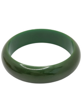 Load image into Gallery viewer, 1940s Dark Green Bakelite Bangle
