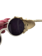 Load image into Gallery viewer, 1940s Off White Leather Side Sunglasses
