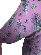 Load image into Gallery viewer, 1940s Lilac Multicoloured Flower Dress With White Buttons

