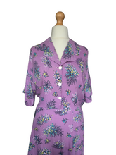 Load image into Gallery viewer, 1940s Lilac Multicoloured Flower Dress With White Buttons
