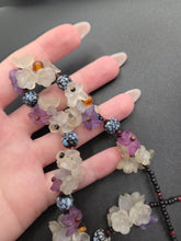 Load image into Gallery viewer, 1950s Lucite and Glass Flower Necklace
