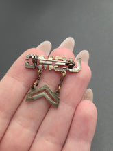 Load image into Gallery viewer, 1940s World War Two USMC Brooch
