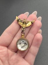 Load image into Gallery viewer, 1940s World War Two US Eagle Photo Drop Brooch
