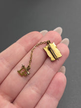 Load image into Gallery viewer, 1940s World War Two US 41 Brooch
