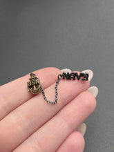 Load image into Gallery viewer, 1940s World War Two US Navy Brooch
