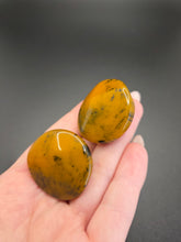 Load image into Gallery viewer, 1940s Giant and Chunky Blackberry and Butterscotch Bakelite Clip Earrings
