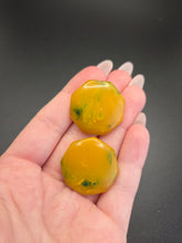 Load image into Gallery viewer, 1940s Blue and Yellow Marbled Bakelite Earrings
