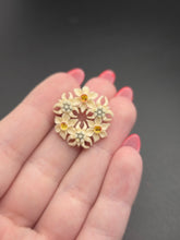 Load image into Gallery viewer, 1940s Edelweiss Daffodil Brooch
