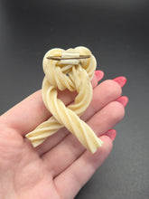 Load image into Gallery viewer, 1940s Spaghetti Pasta Like Celluloid Brooch
