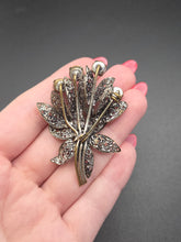 Load image into Gallery viewer, 1930s Czech Multicoloured Glass Filigree Flower Brooch
