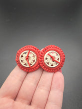 Load image into Gallery viewer, 1940s Red and White Wirework Make Do and Mend Brooch
