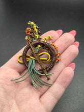 Load image into Gallery viewer, 1940s Make Do and Mend Brown Wirework Brooch
