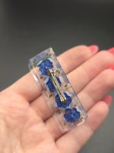 Load image into Gallery viewer, 1940s Blue Flower Rectangle Reverse Carved Lucite Brooch
