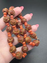 Load image into Gallery viewer, 1940s Brown and Brick Red Galalith Necklace
