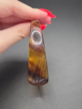 Load image into Gallery viewer, 1930s Torty Effect Graduated Bangle
