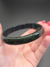Load image into Gallery viewer, 1940s Blue Moon Bakelite Bangle
