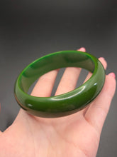 Load image into Gallery viewer, 1940s Dark Green Bakelite Bangle
