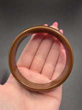 Load image into Gallery viewer, 1940s Chunky Chocolate Brown Bakelite Bangle
